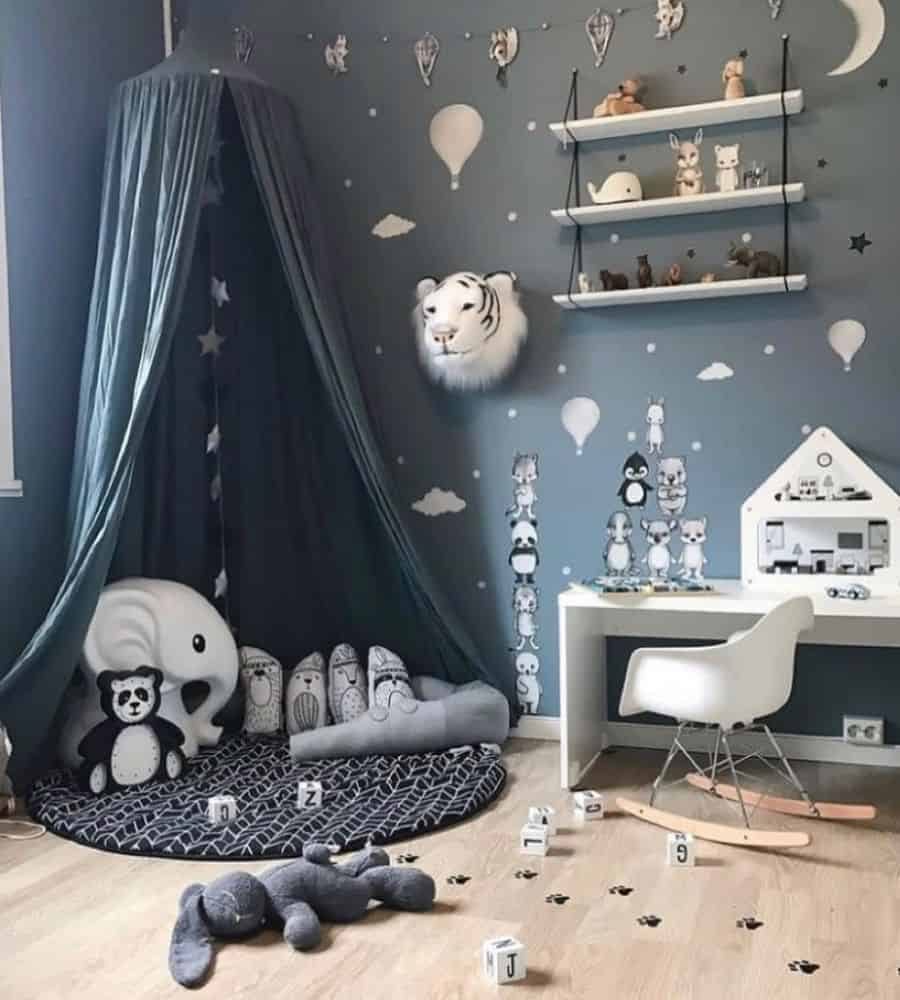 Kids room with canopy 