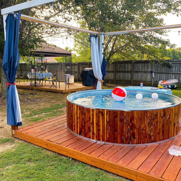 16 Clever and Functional Stock Tank Pool Ideas for Summer