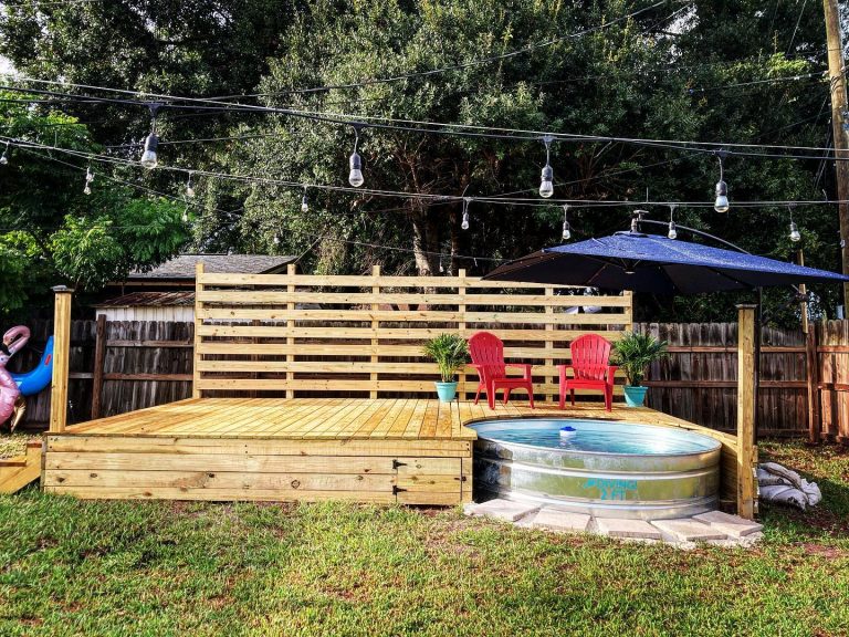 16 Clever and Functional Stock Tank Pool Ideas for Summer