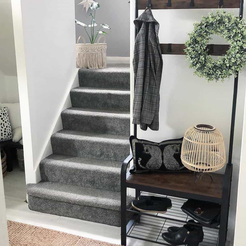 shoe shelf with coat rack and seating