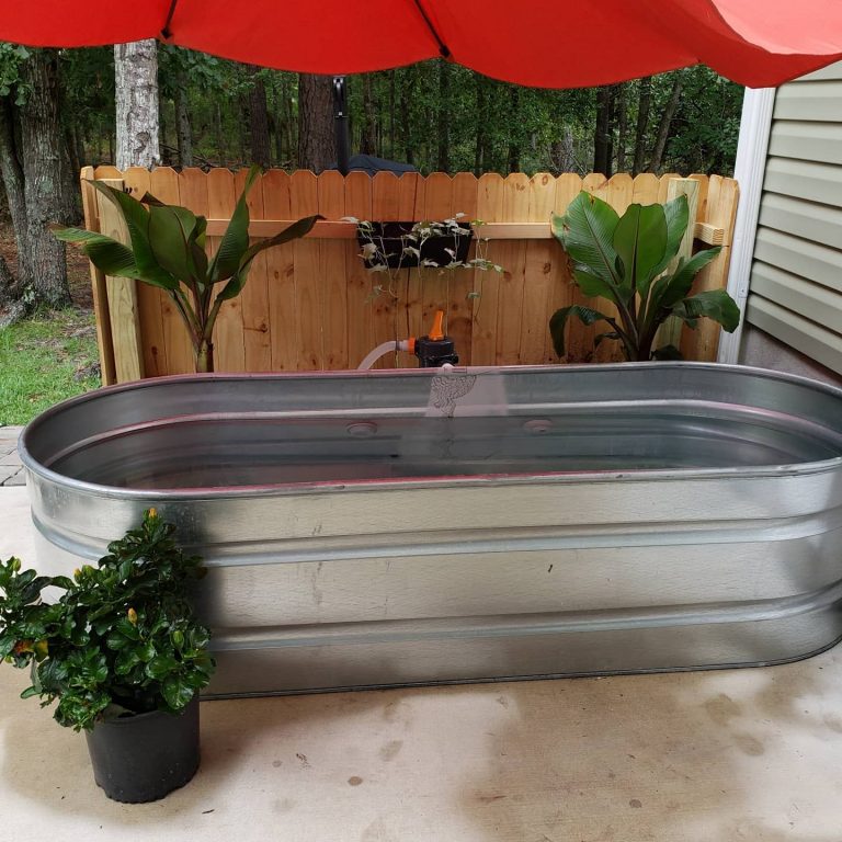 16 Clever And Functional Stock Tank Pool Ideas For Summer 2024