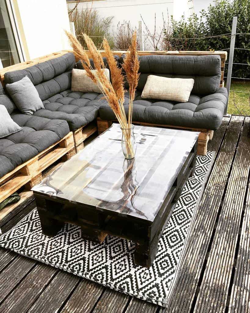 DIY pallet furniture ideas