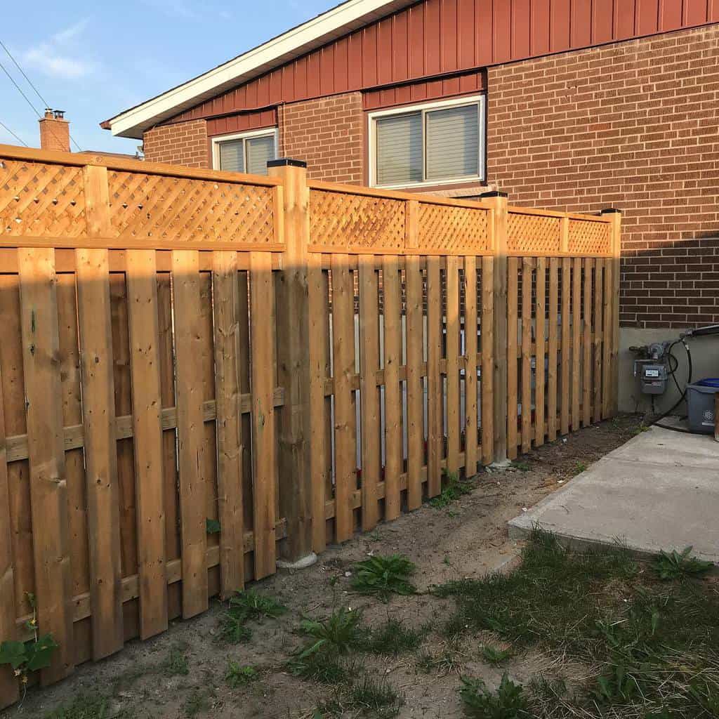 63 Easy Pallet Fence Ideas That Give Privacy
