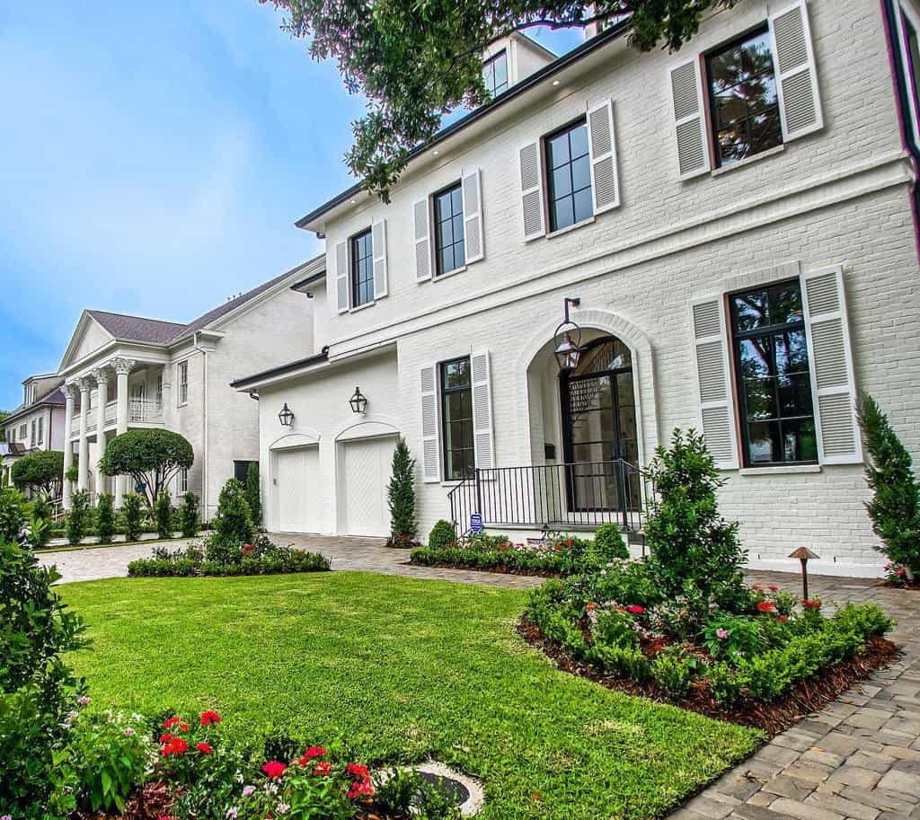 Front yard with grass lawn