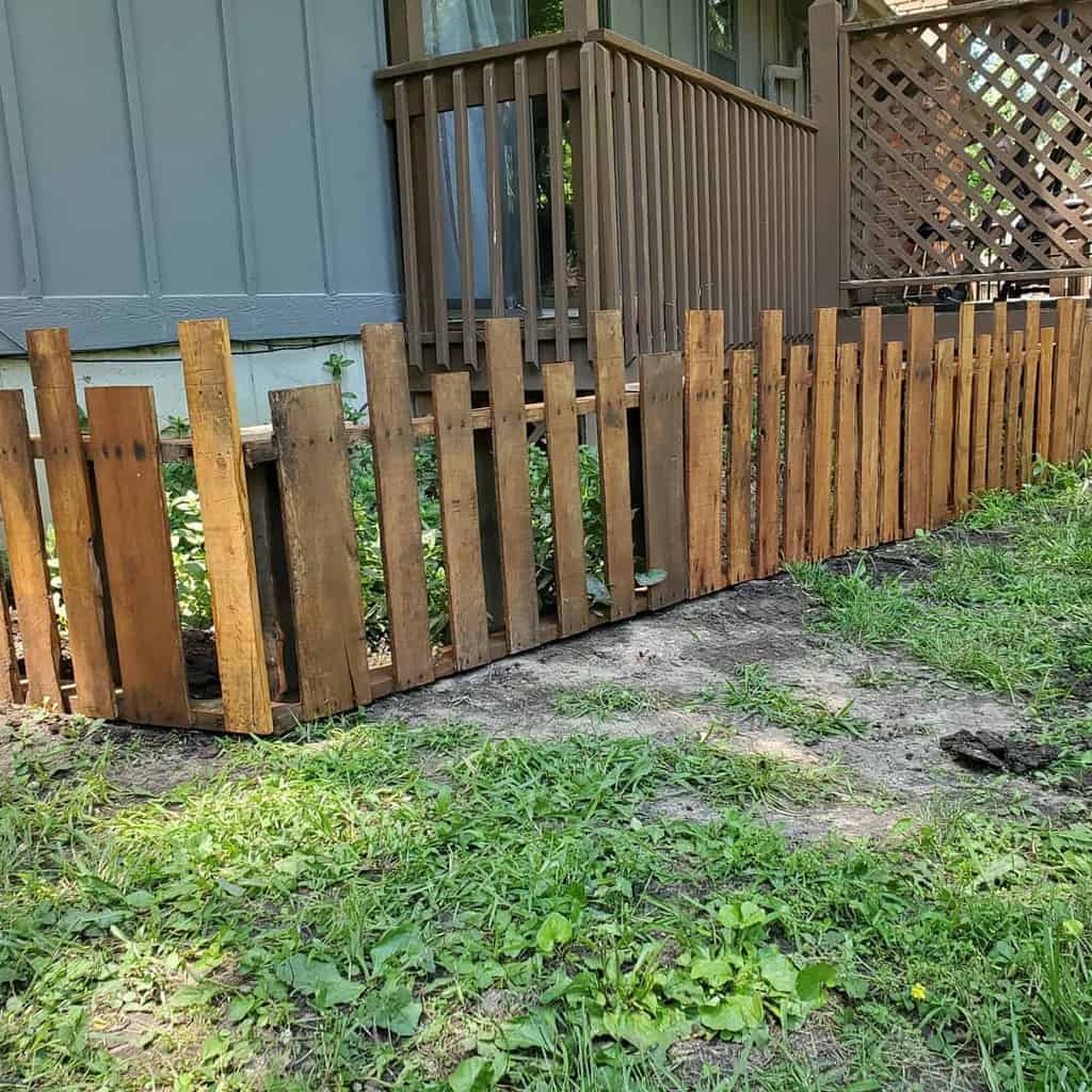 DIY Pallet Fence Ideas -_sticks2stones