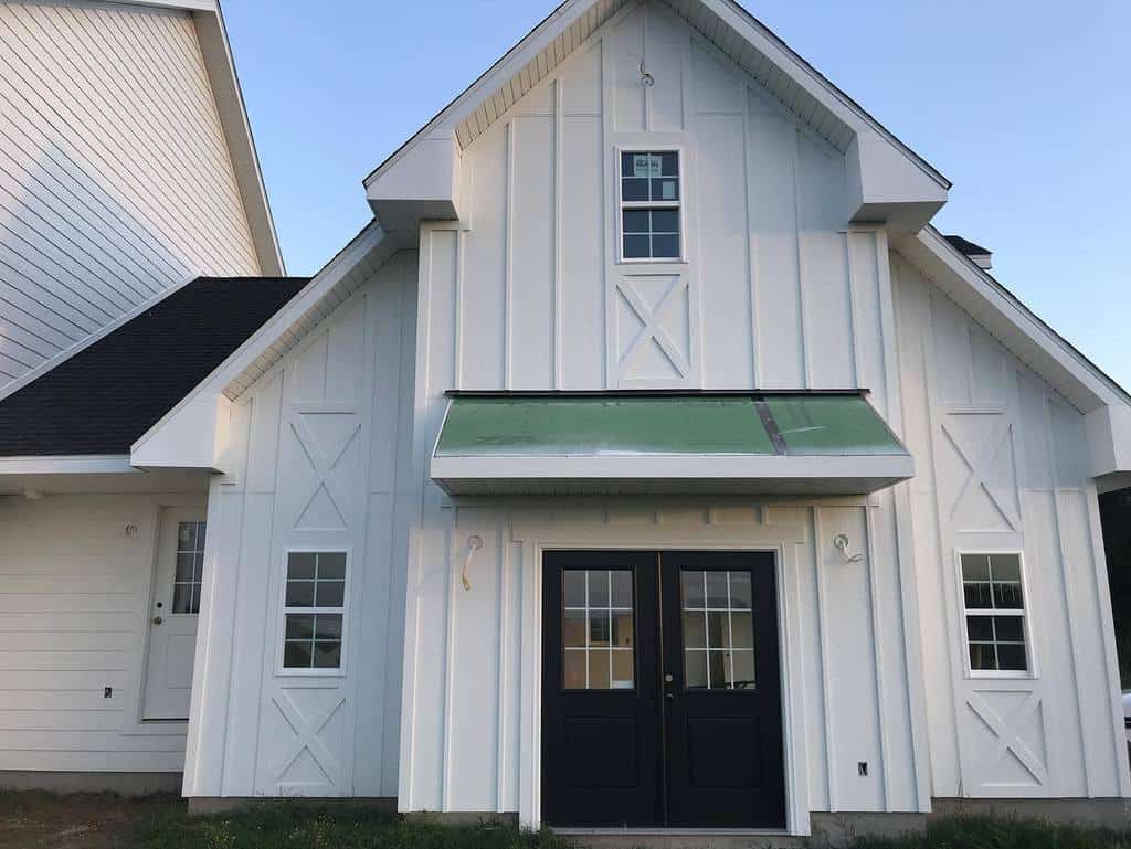 Entryway with awning