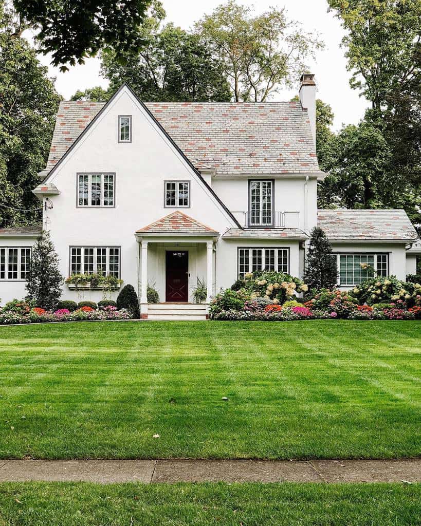 Front yard with grass lawn