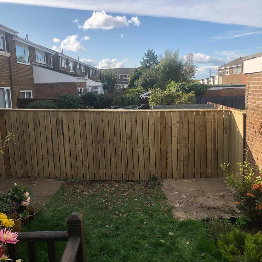 Garden Pallet Fence Ideas -wilsons.home.improvements