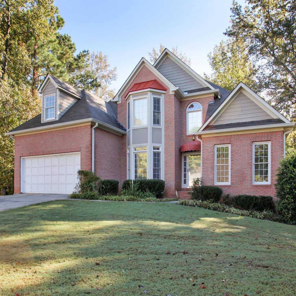 Front yard with grass lawn