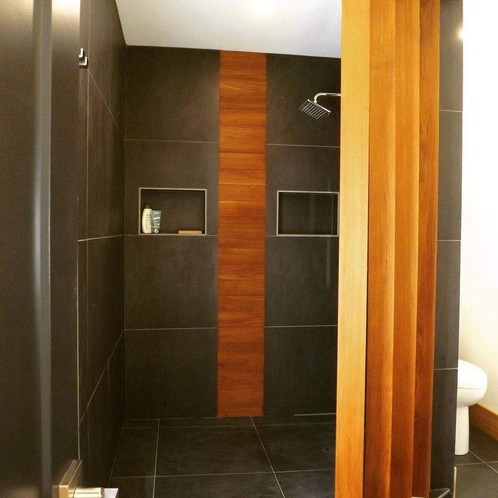 Modern doorless walk in shower ideas