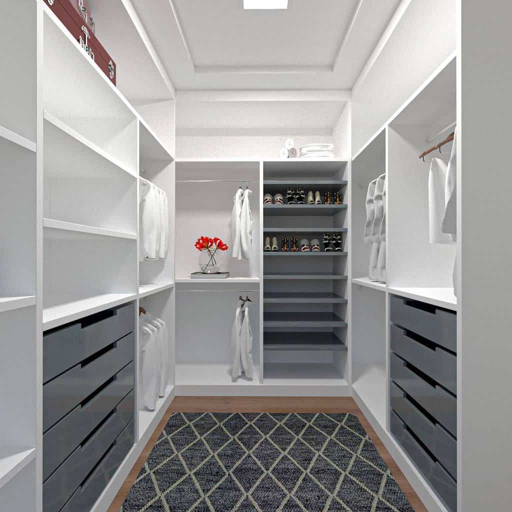 Walk in closet