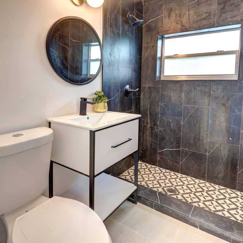 Open concept doorless walk in shower 