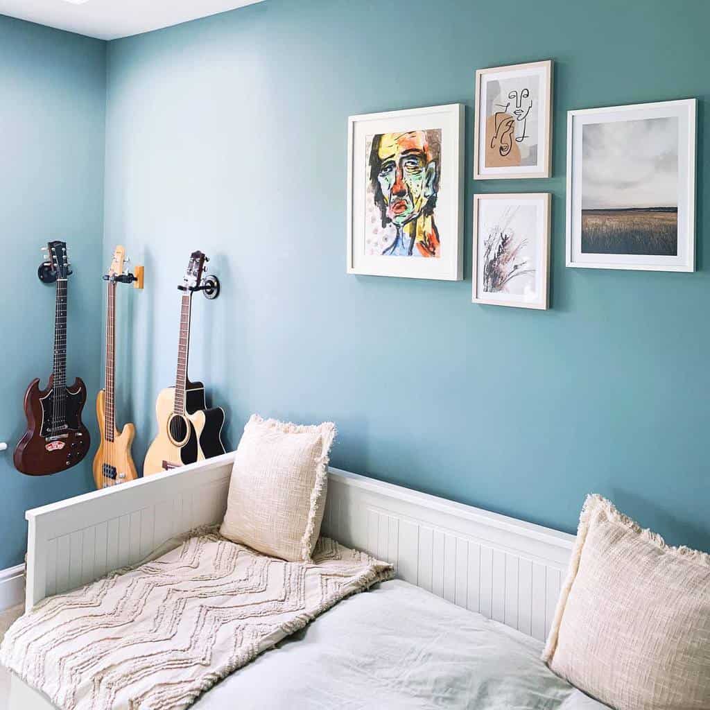 Music room with light blue wall