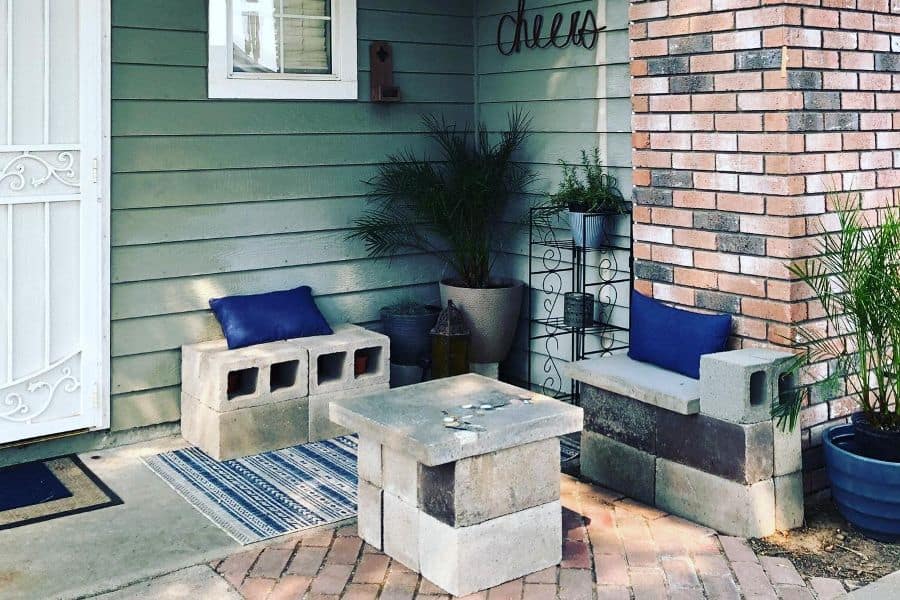 10 Ways To Use Cinder Blocks At Home