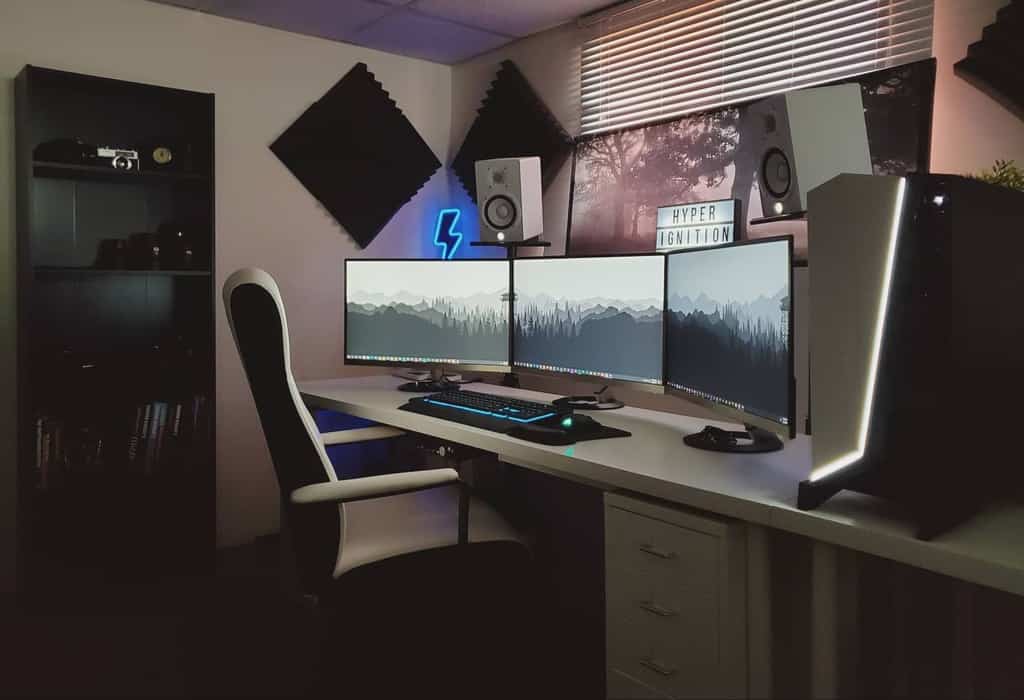 31 Inspiring Gaming Desk Ideas With, Bedroom With Computer Desk Ideas