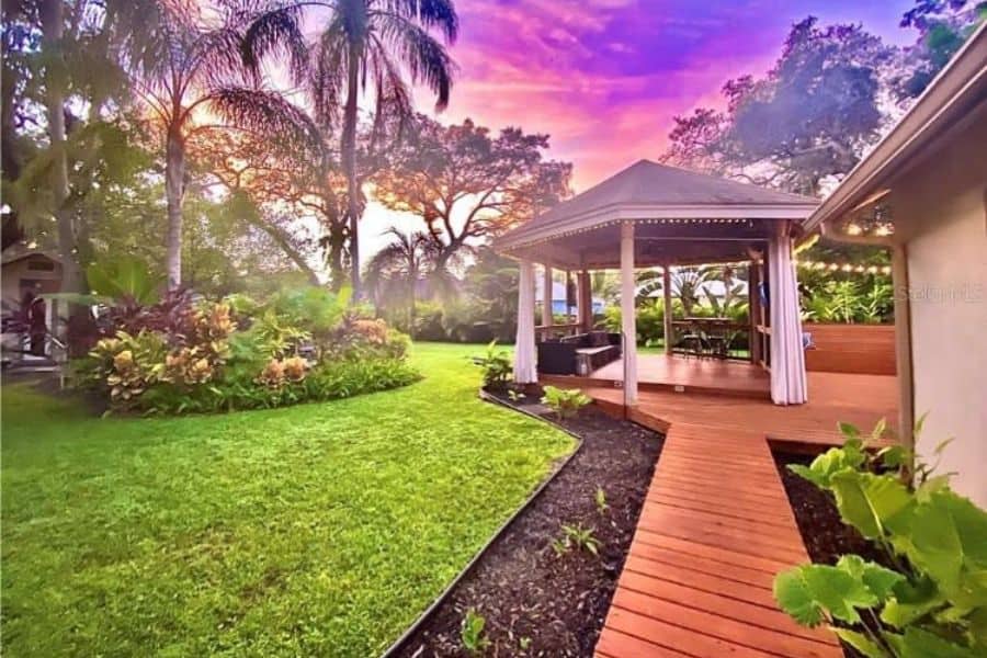 9 Florida Landscape Ideas for Your Backyard