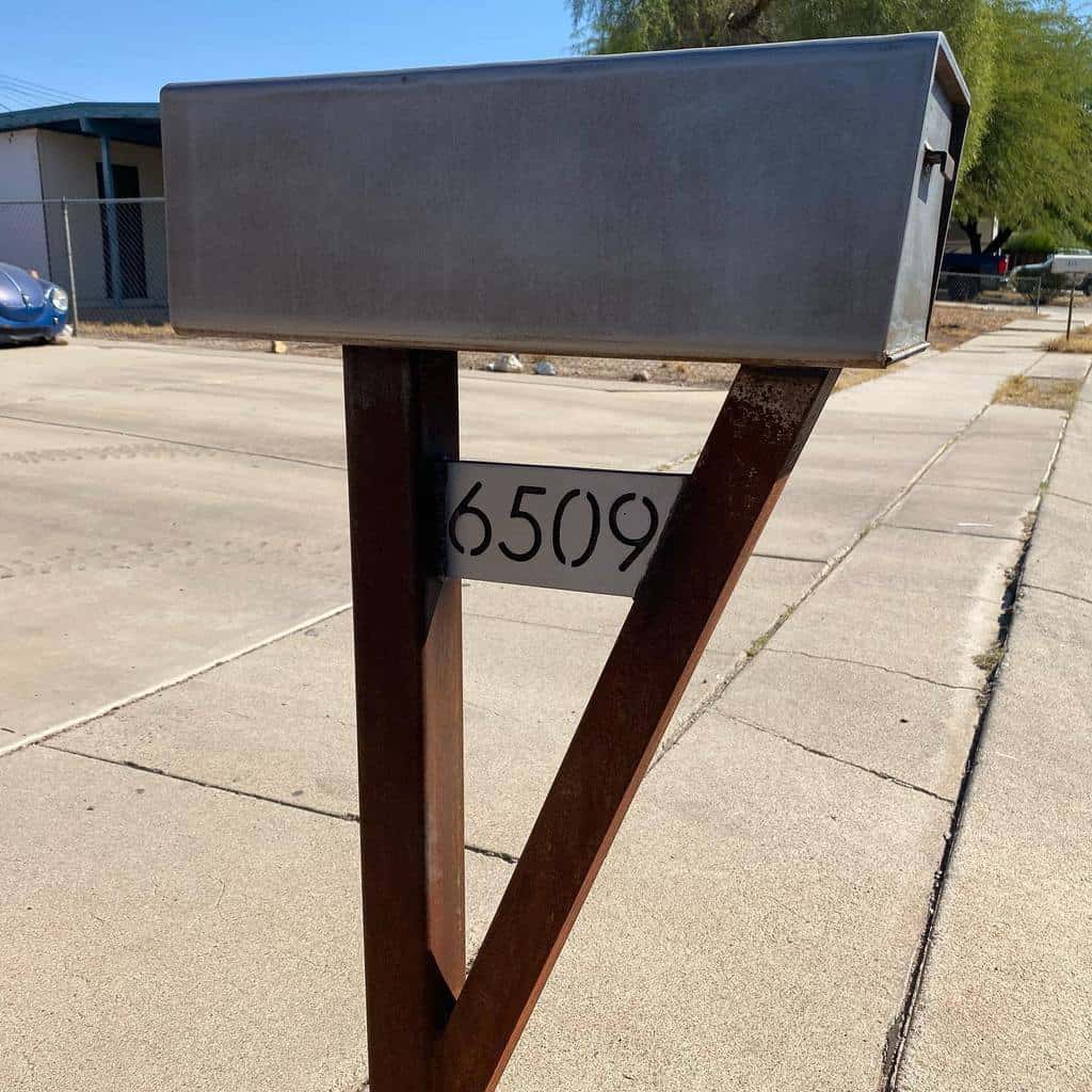 mailbox house number
