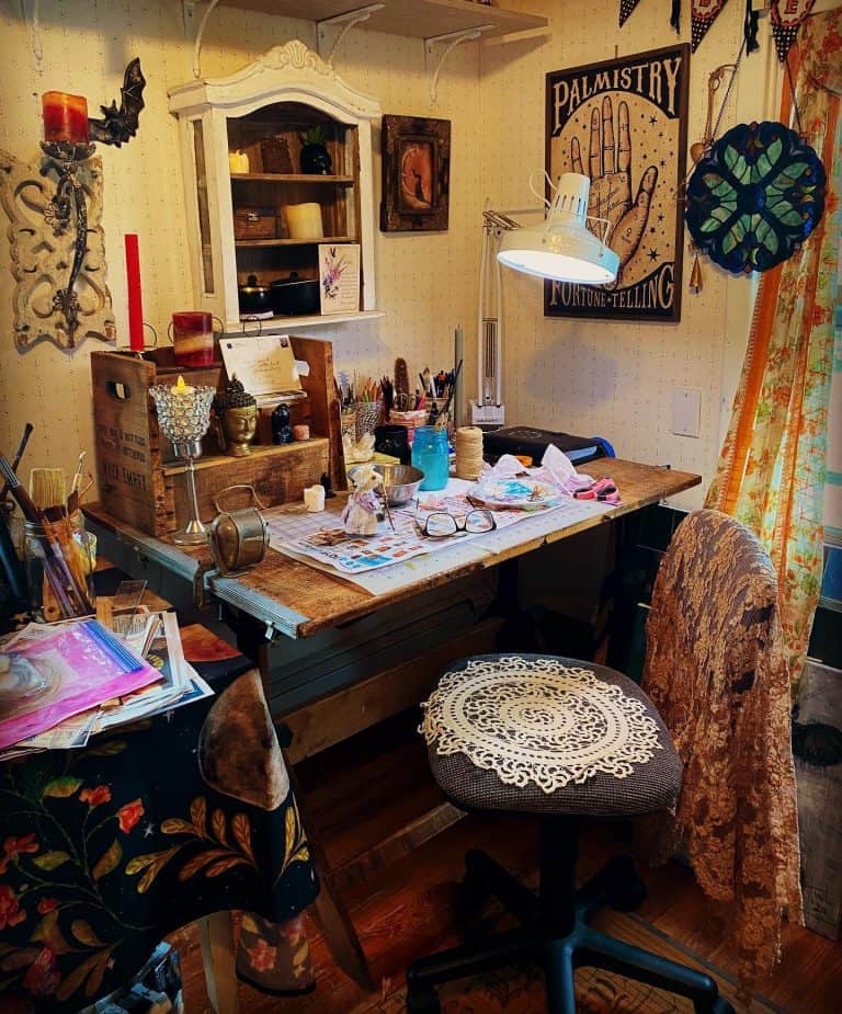 22 Inspiring and Creative Art Studio Ideas Trendey