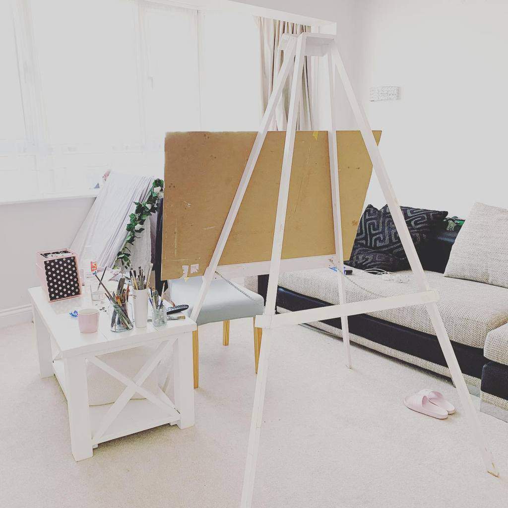 Easel stands