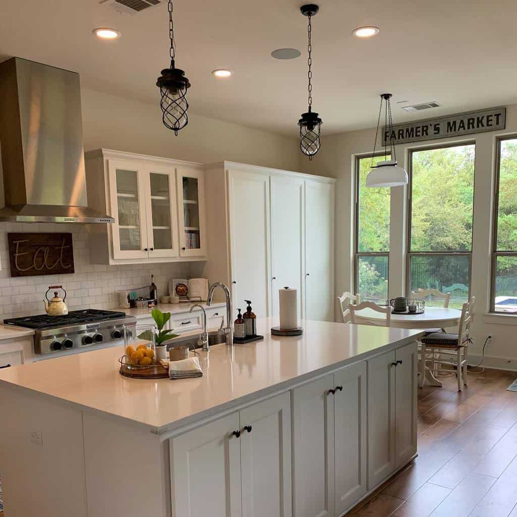 White kitchen shelf ideas