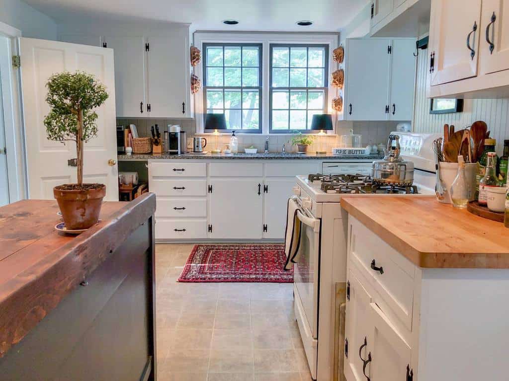 White kitchen shelf ideas