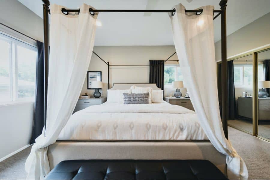 29 Canopy Bed Ideas for a Dreamy Bedroom