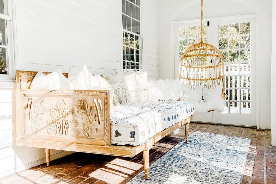 12 Daybed Ideas for a Cozy Sleeping Space