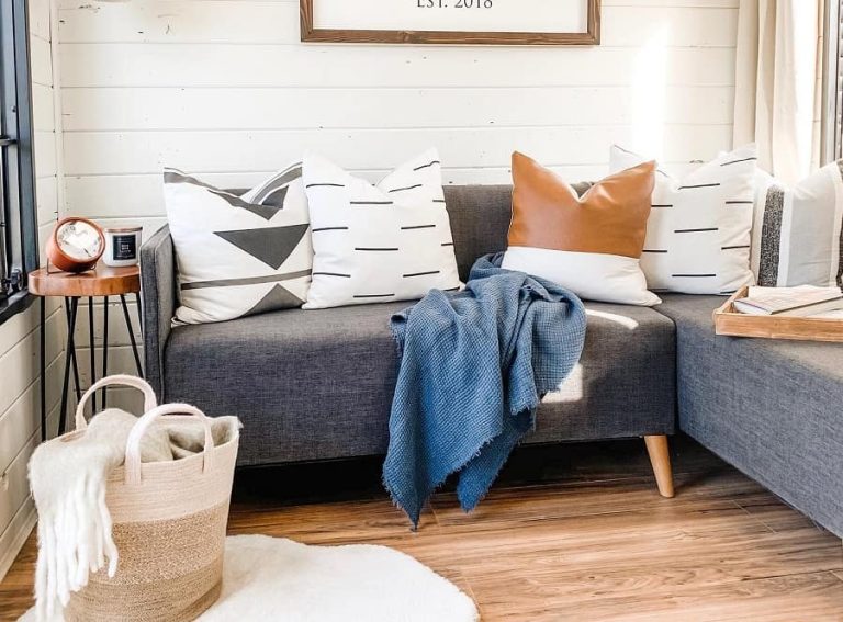 Contemporary living room