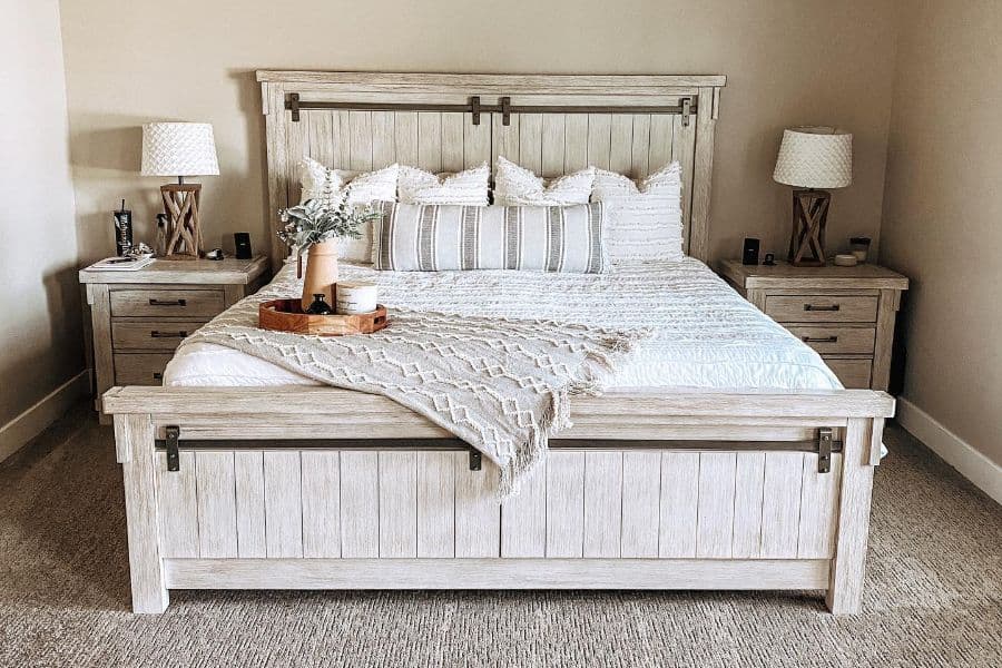 18 Country Bedroom Ideas for a Rustic Style