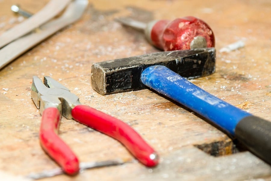 24 Workbench Ideas for Your Workspace