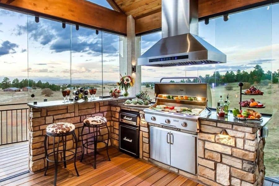 13 Outdoor Kitchen Ideas and Suggestions