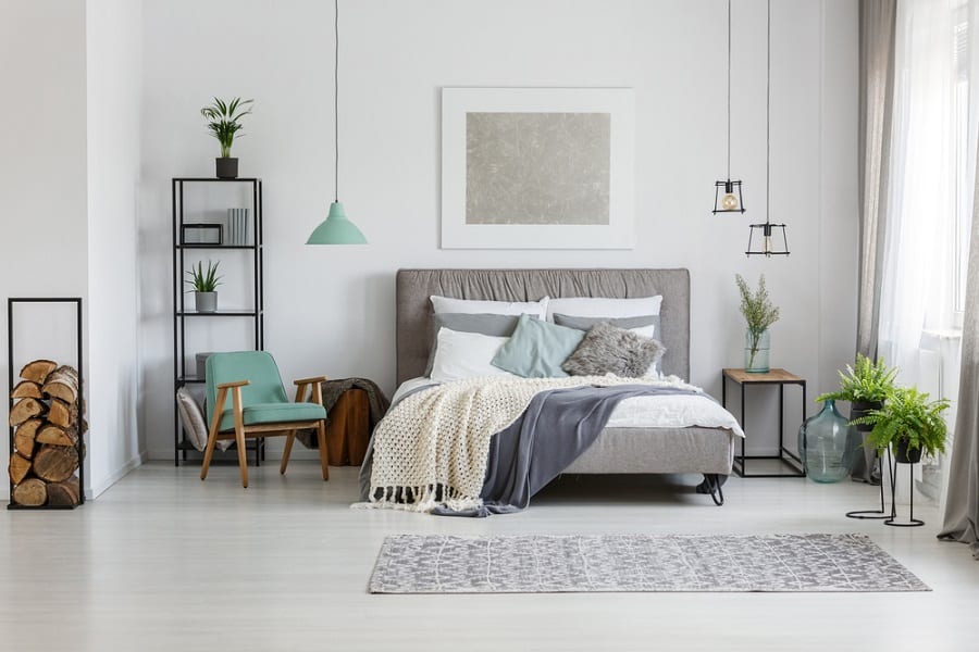 What Size Rug Is Best for a Queen Bed?