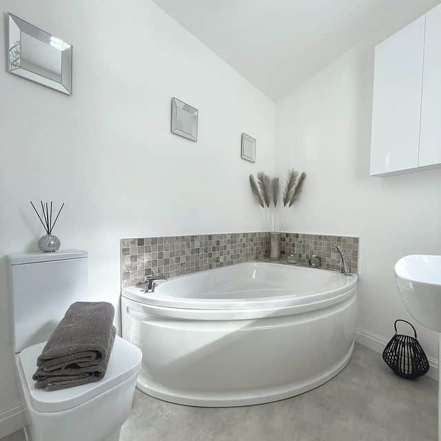 22 Small Bathroom Ideas with Tub