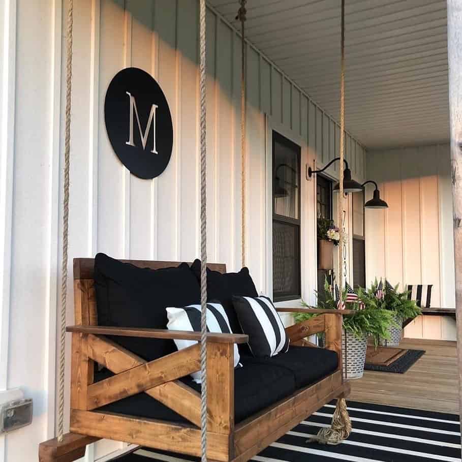 14 Small Front Porch Decorating Ideas