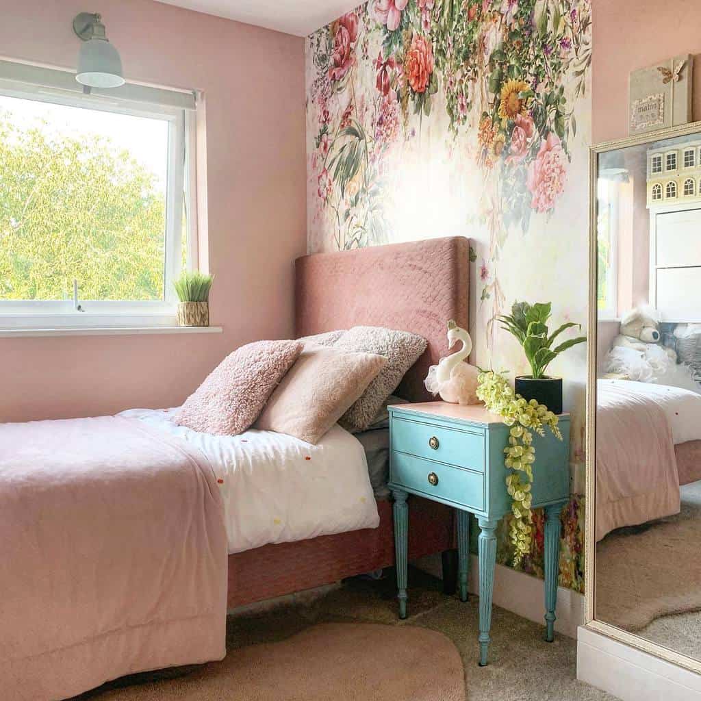 18 Bedroom Wallpaper Ideas