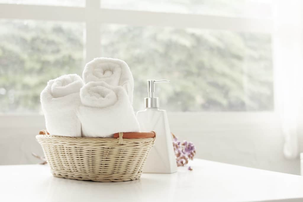 arrange a towel in a basket