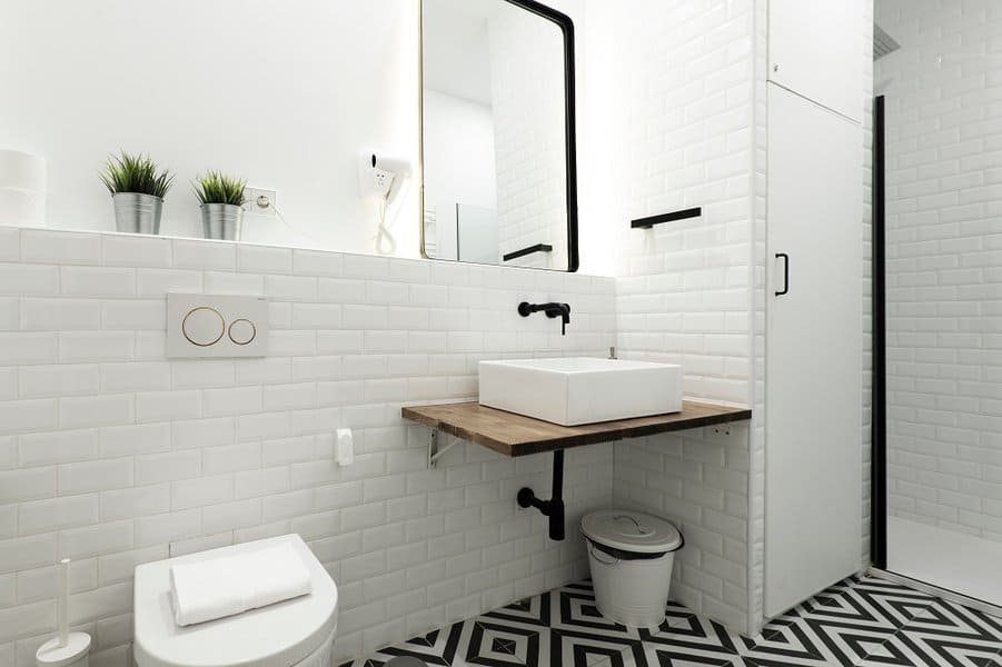 What Color to Paint a Black and White Tile Bathroom? - Trendey