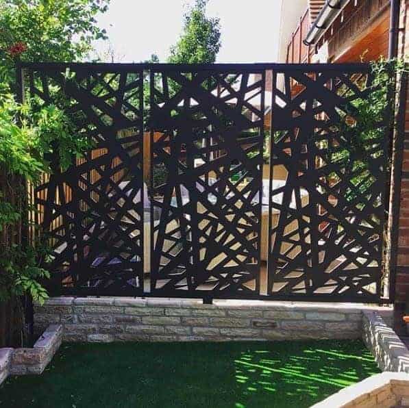 Modern Outdoor Privacy Screen