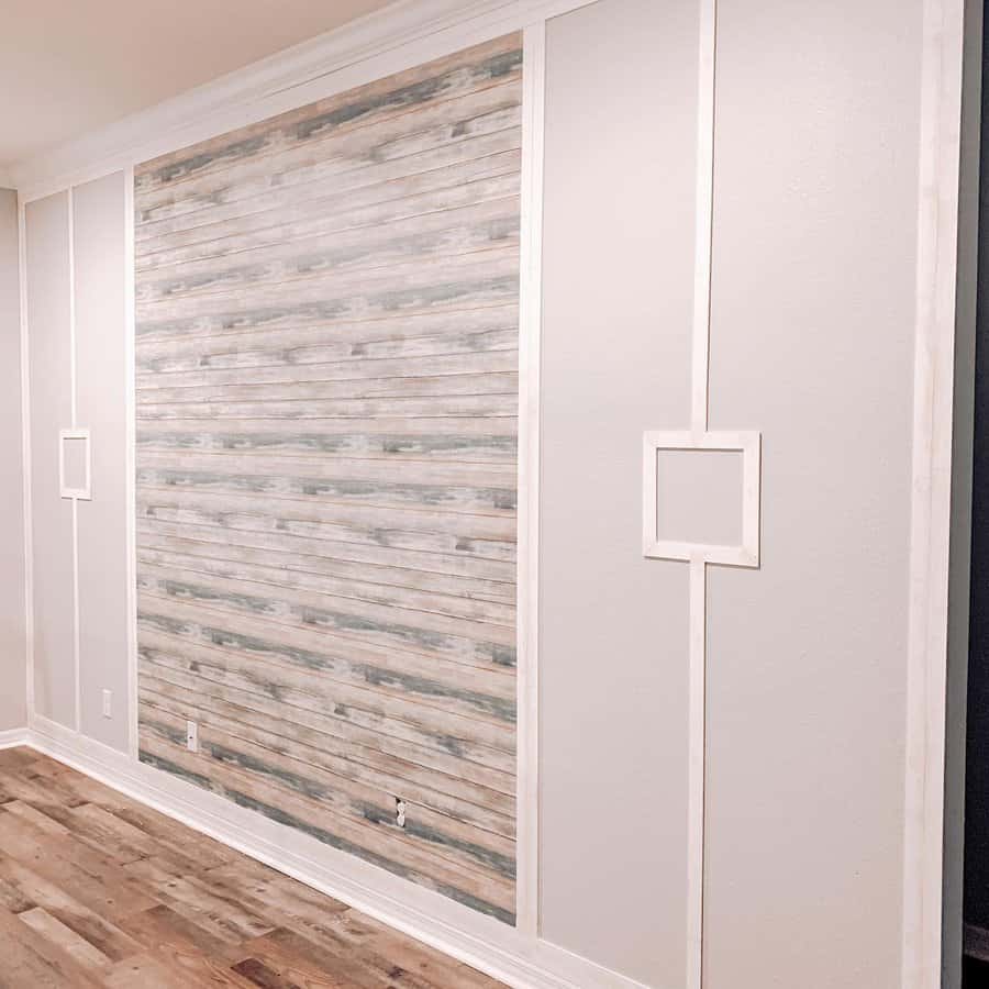 Accent wall moulding