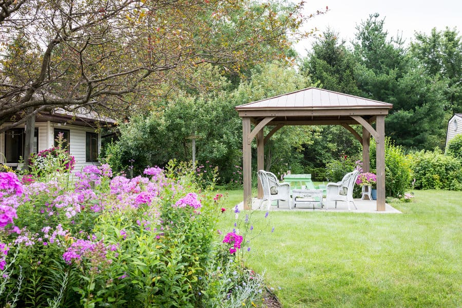 Bungalow wood gazebo