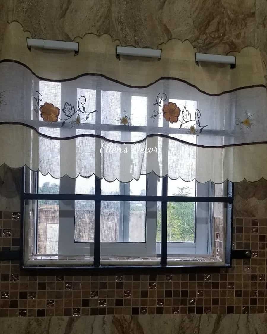 Embroidered valance curtain