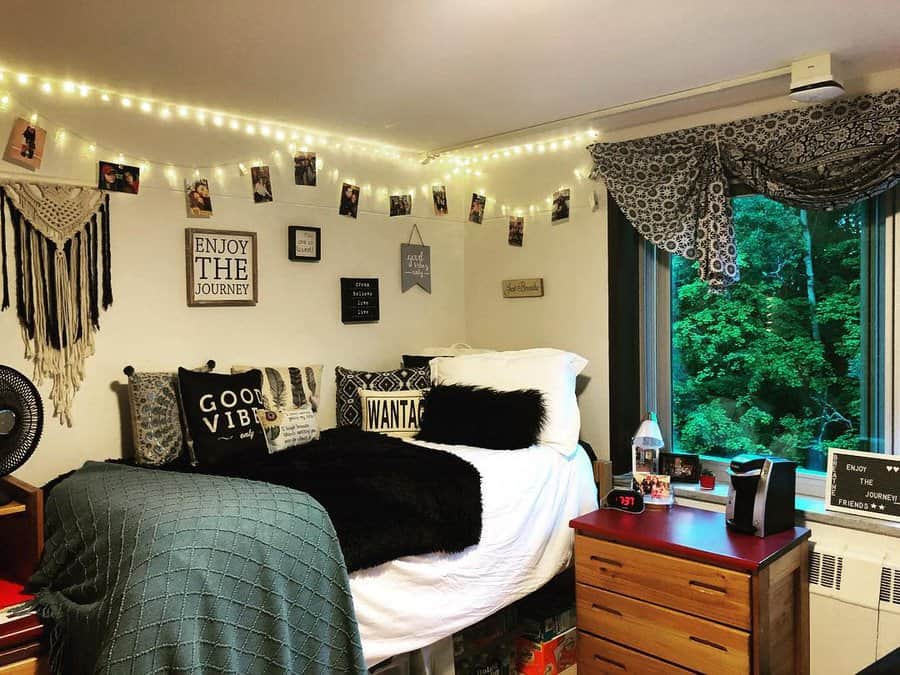 Dorm room with gallery wall