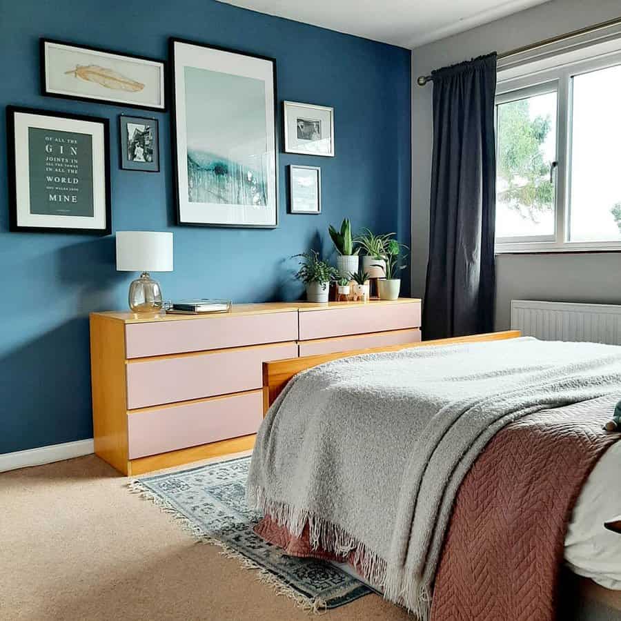 Blue bedroom paint