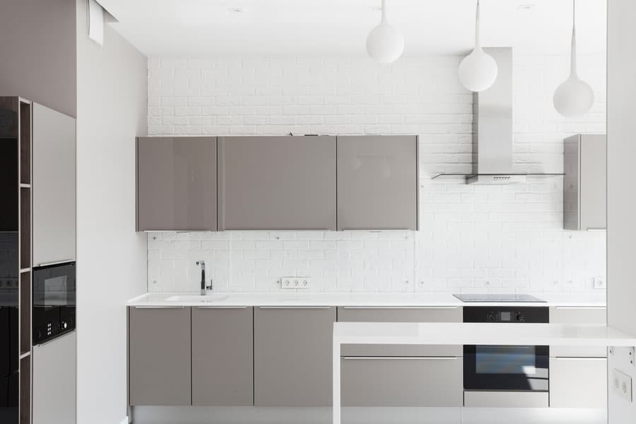 Brick tile kitchen backsplash