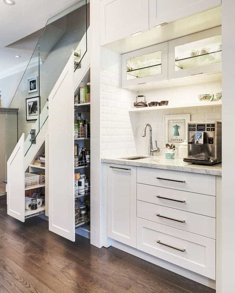 pull-out pantry storage