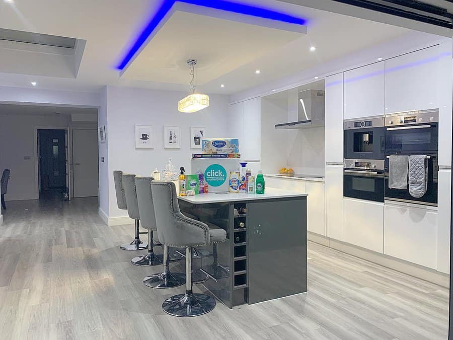 Modern kitchen with LVT tiles