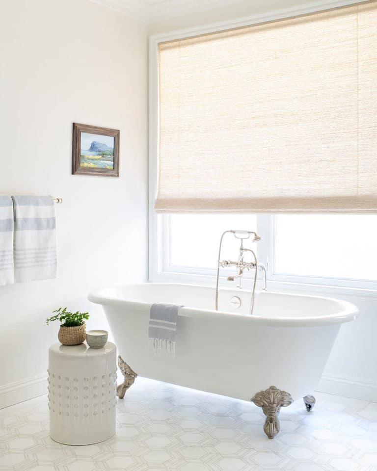 13 Coastal Bathroom Ideas for a Beachy Feel