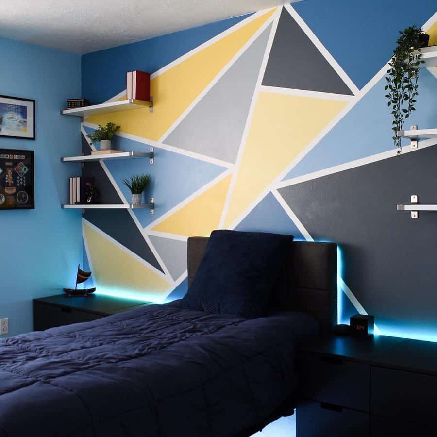 Teenagers bedroom with the right color scheme