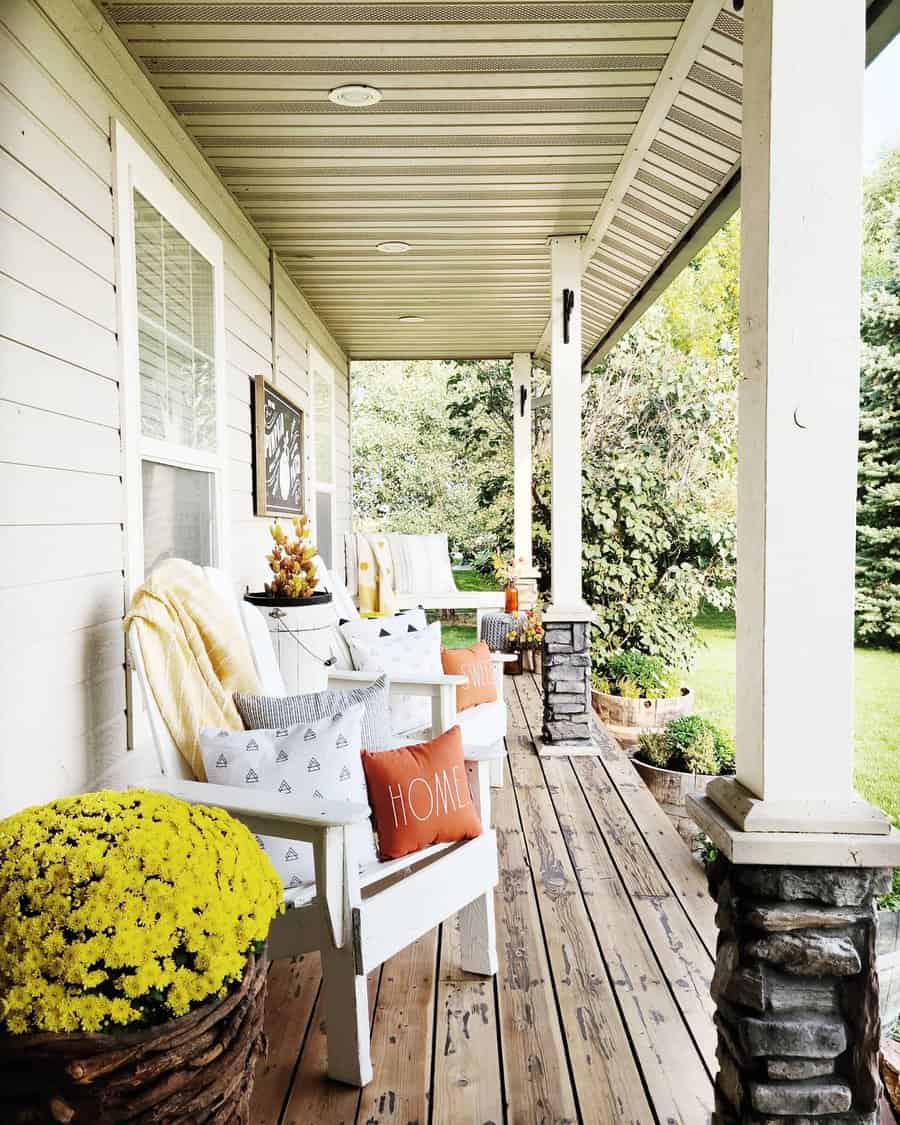 porch with columns