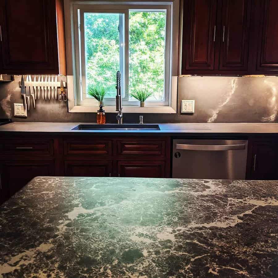 Concrete kitchen backsplash